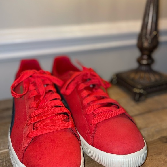 Custom “Fear of a Black Planet” Pumas - Picture 3 of 5